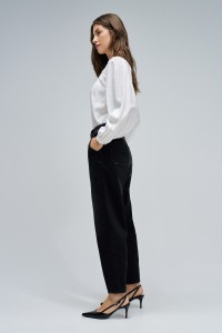 SLOUCHY CROPPED SLIM JEANS