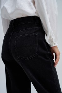 SLOUCHY CROPPED SLIM JEANS