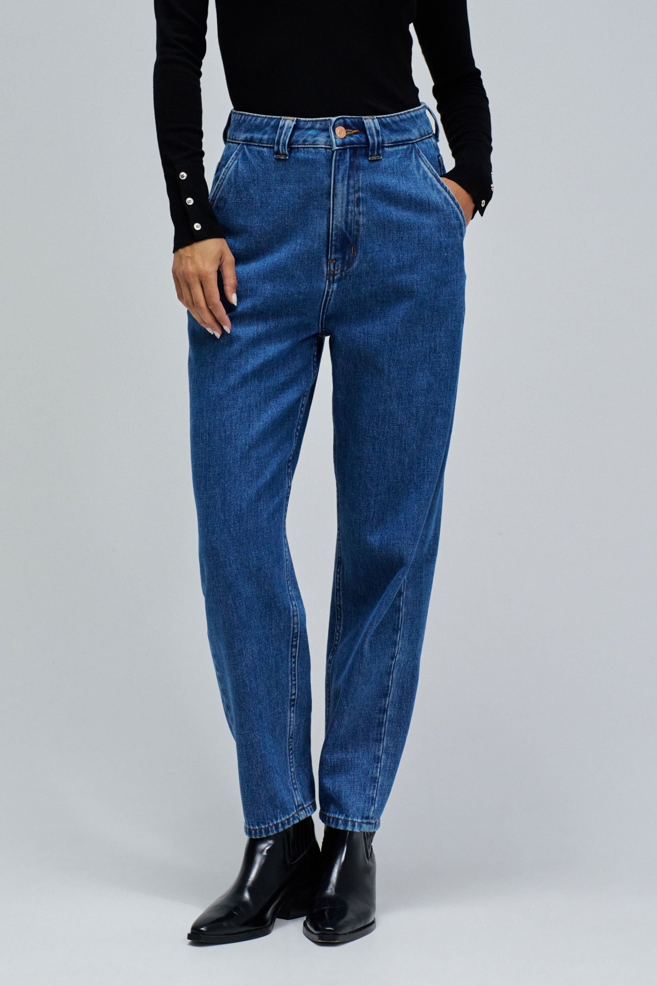 SLOUCHY CROPPED SLIM JEANS