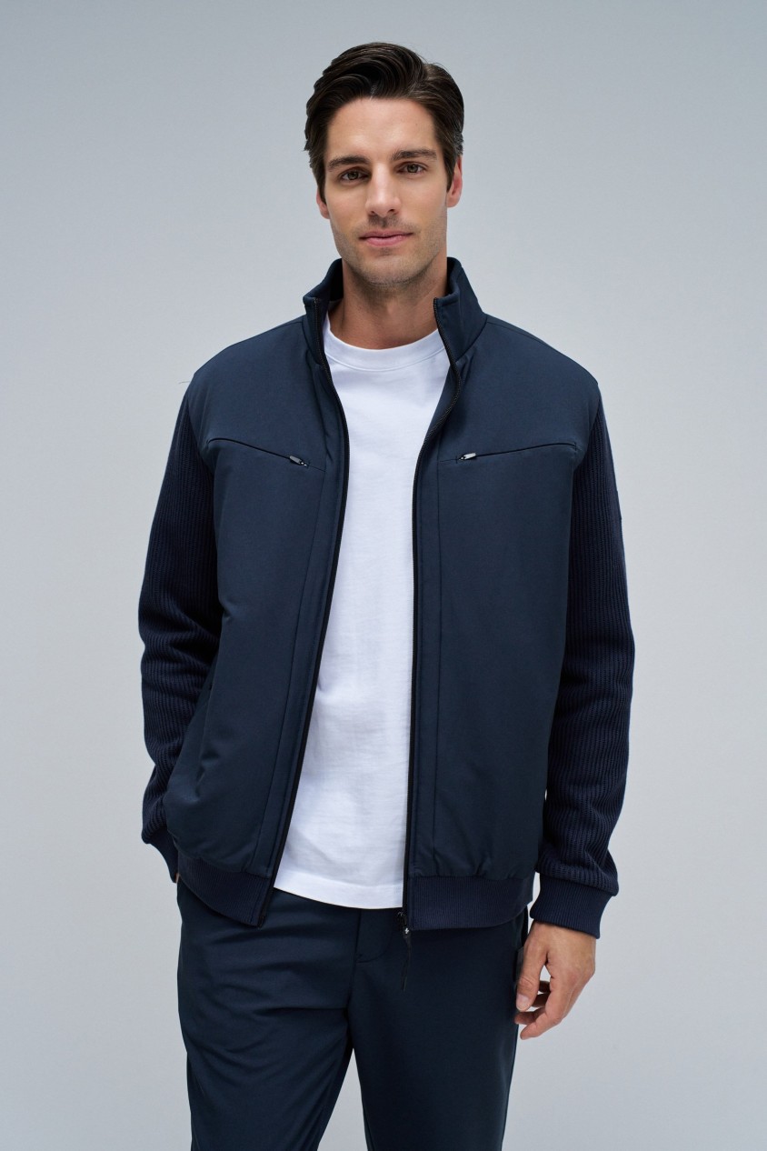 CHAQUETA ACOLCHADA CON MEZCLA DE MATERIALES