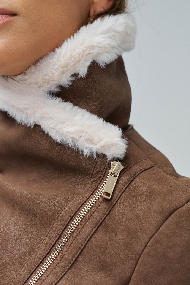 BLOUSON EN SIMILI CUIR