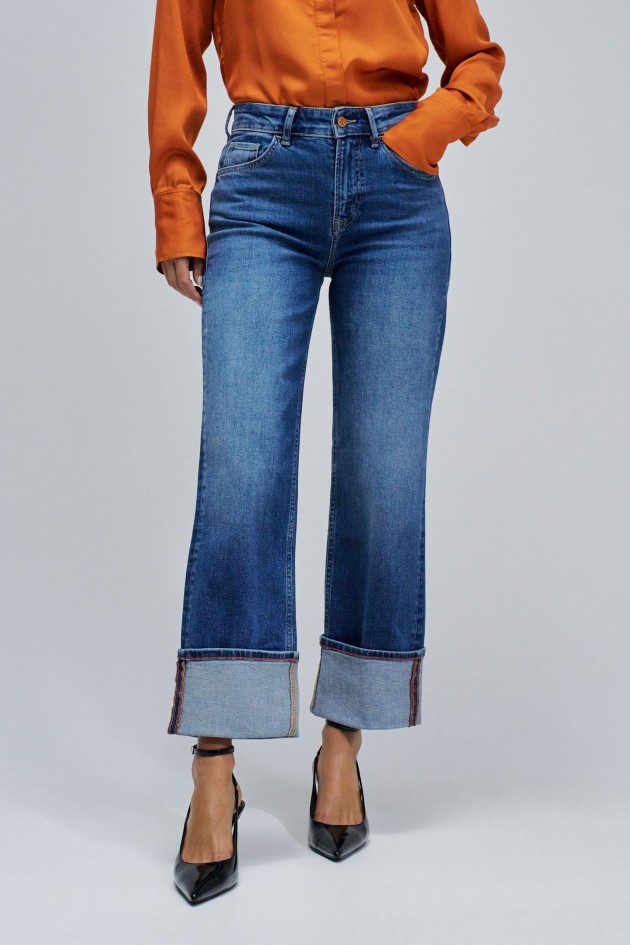 TRUE STRAIGHT JEANS