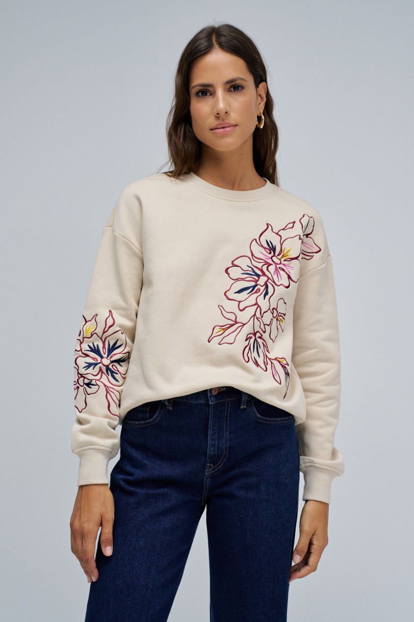 SWEATSHIRT MIT BLUMENSTICKEREI