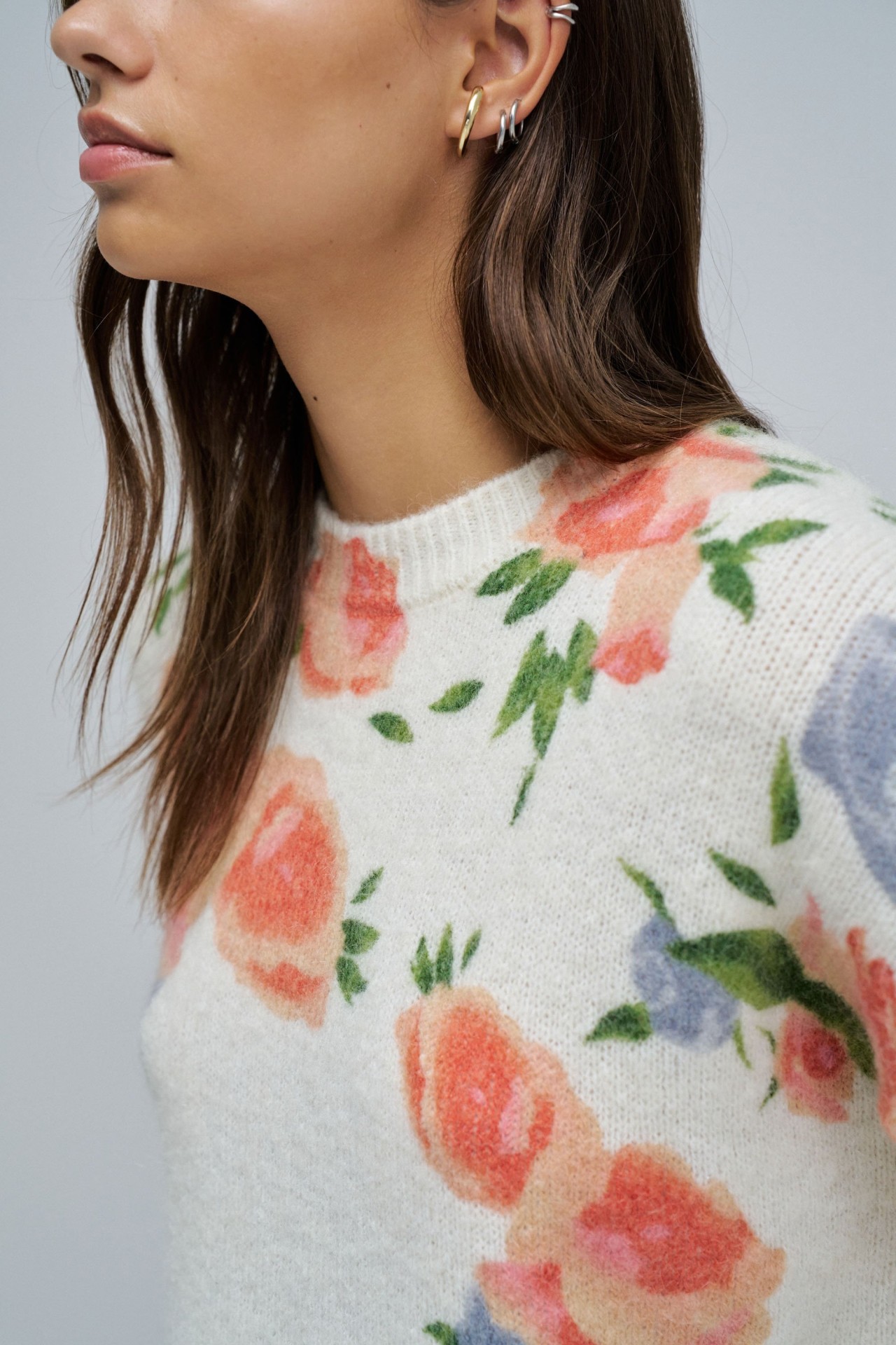 SUDADERA DE LANA Y OHAIR CON ESTAMPADO FLORAL