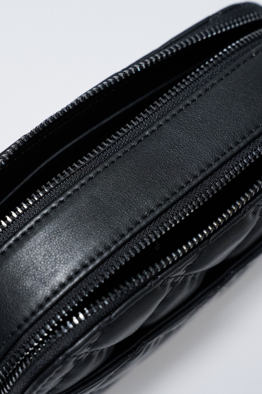 BOLSO ACOLCHADO EFECTO PIEL