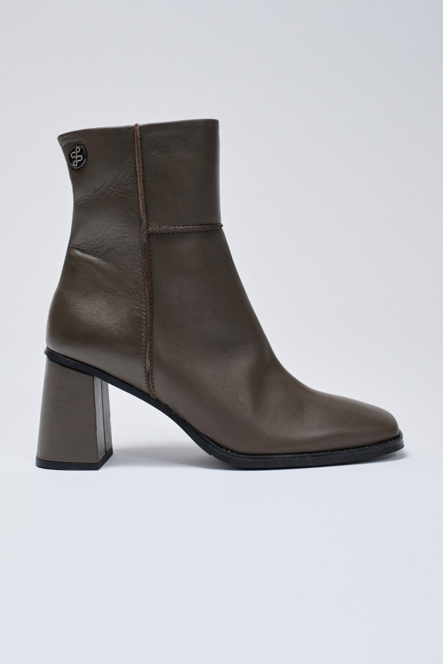 BOTTES EN CUIR