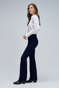 SECRET PUSH IN BOOTCUT JEANS