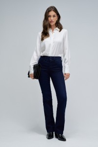 SECRET PUSH IN BOOTCUT JEANS