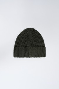 KNITTED HAT