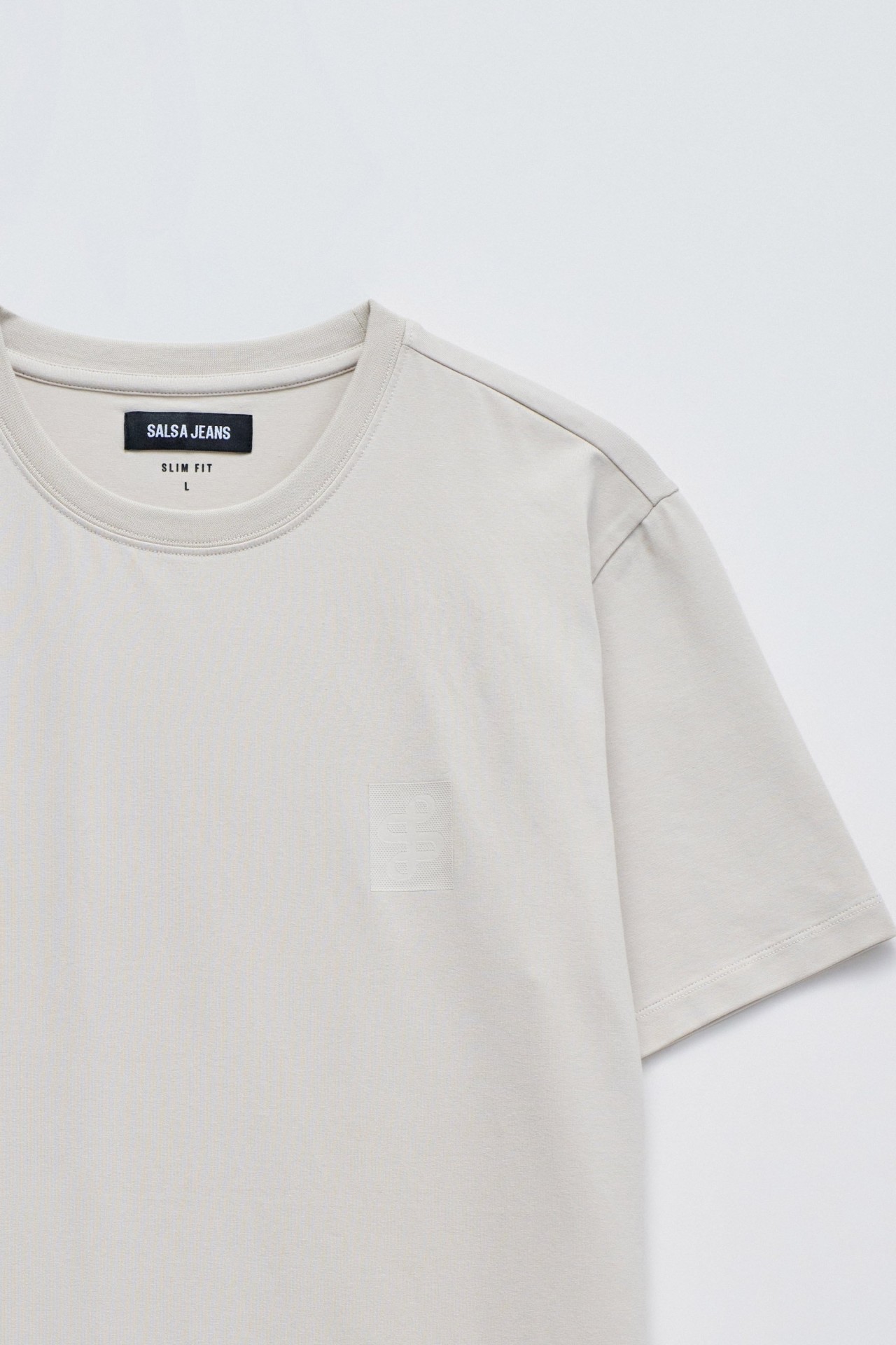 T-SHIRT WITH BRANDING