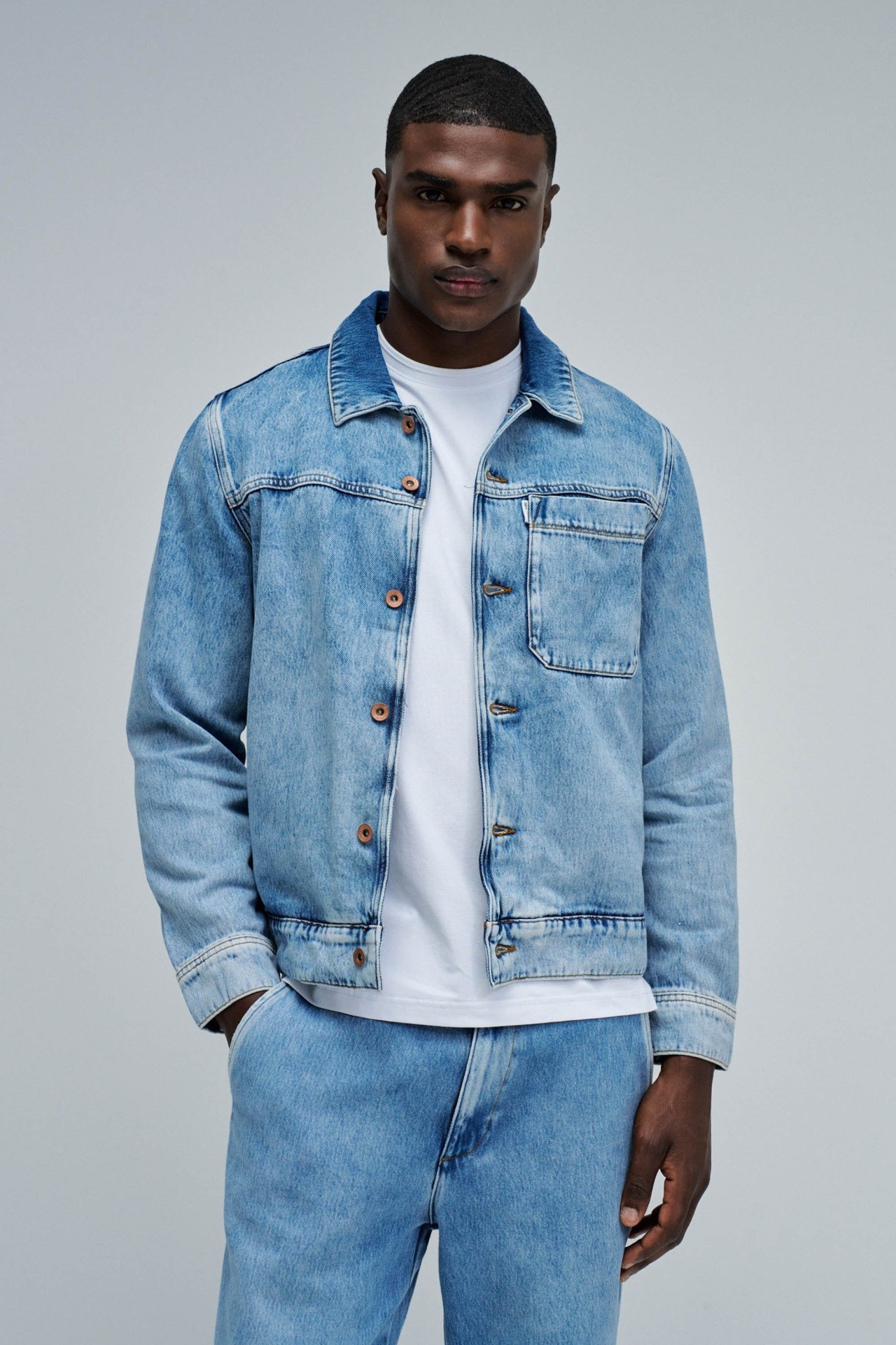 SOBRECAMISA EN DENIM LIGERO