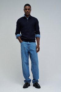 CAMISOLA DE MALHA COM MEIO FECHO