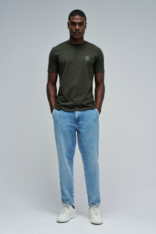 T-SHIRT WITH BRANDING