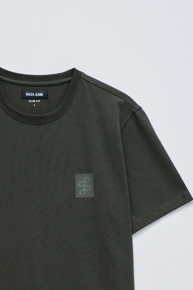 T-SHIRT WITH BRANDING