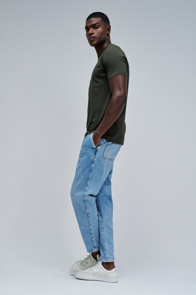 T-SHIRT WITH BRANDING