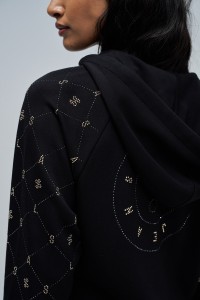 VESTE  CAPUCHE AVEC FERMETURE CLAIR