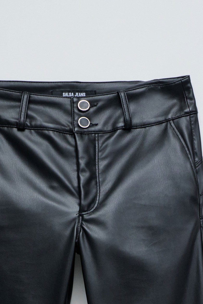 SECRET CHINO PUSH IN FLARE LEATHER EFFECT