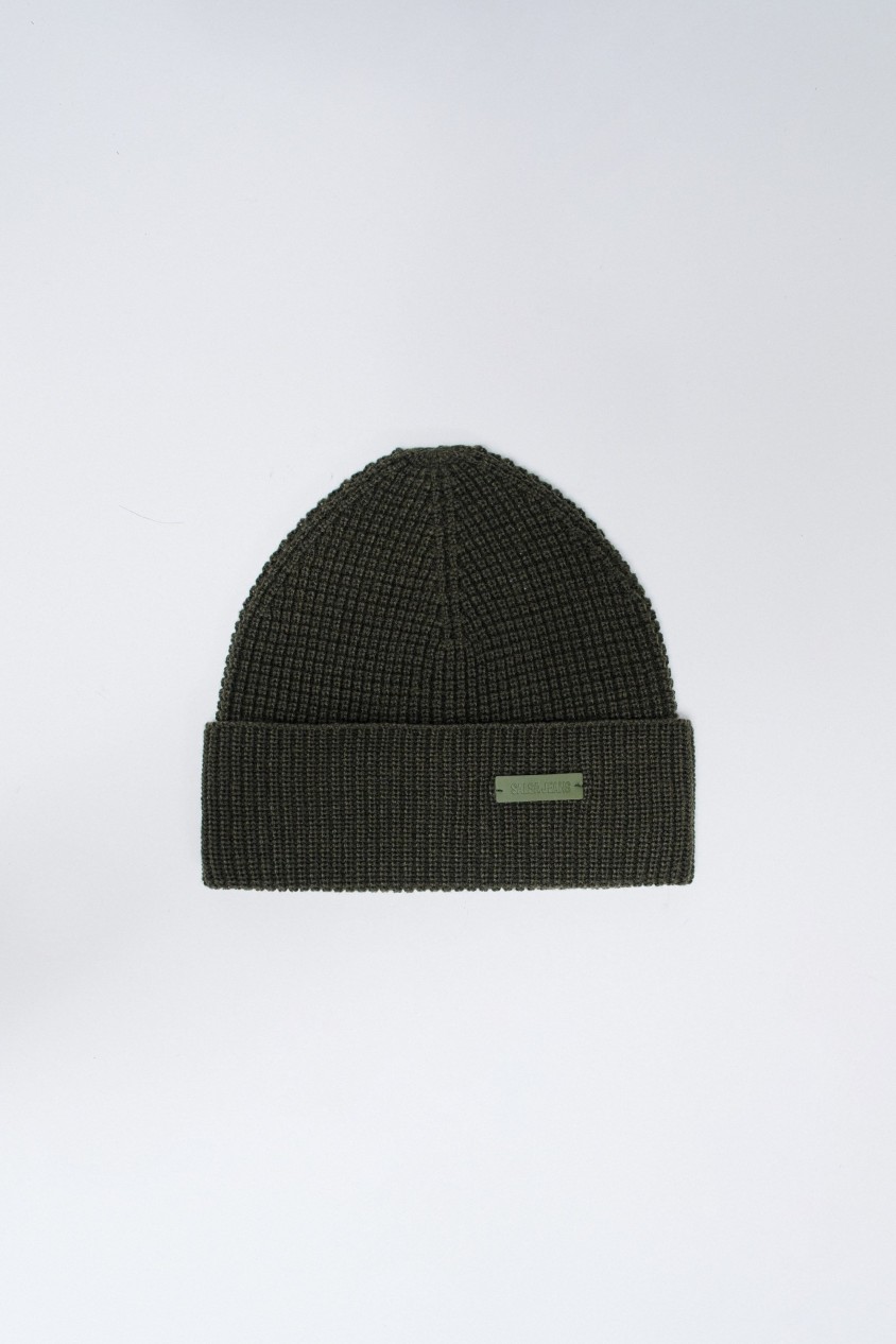 KNITTED HAT