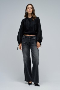 BLOUSE WITH PUFFED SLEEVES