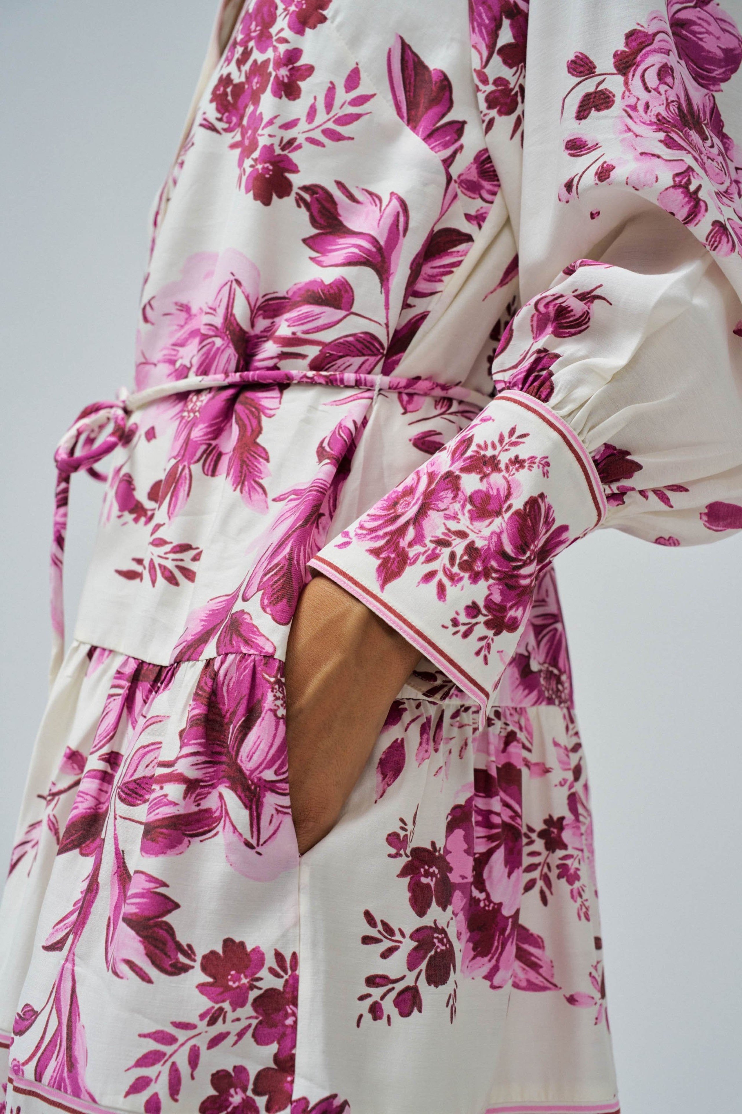 VESTIDO CAMISEIRO COM PADRÃO FLORAL