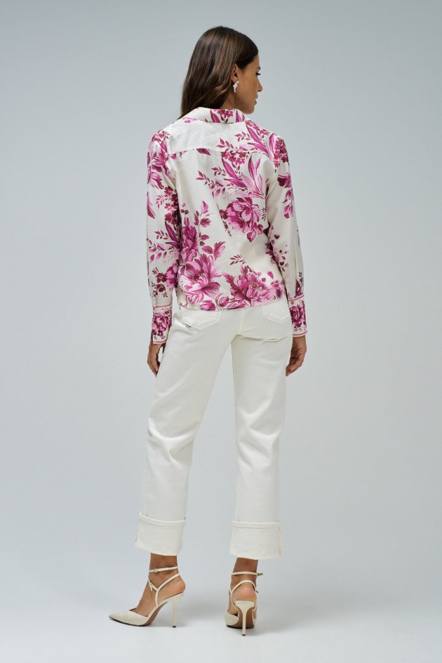 BLUSA COM PADRÃO FLORAL