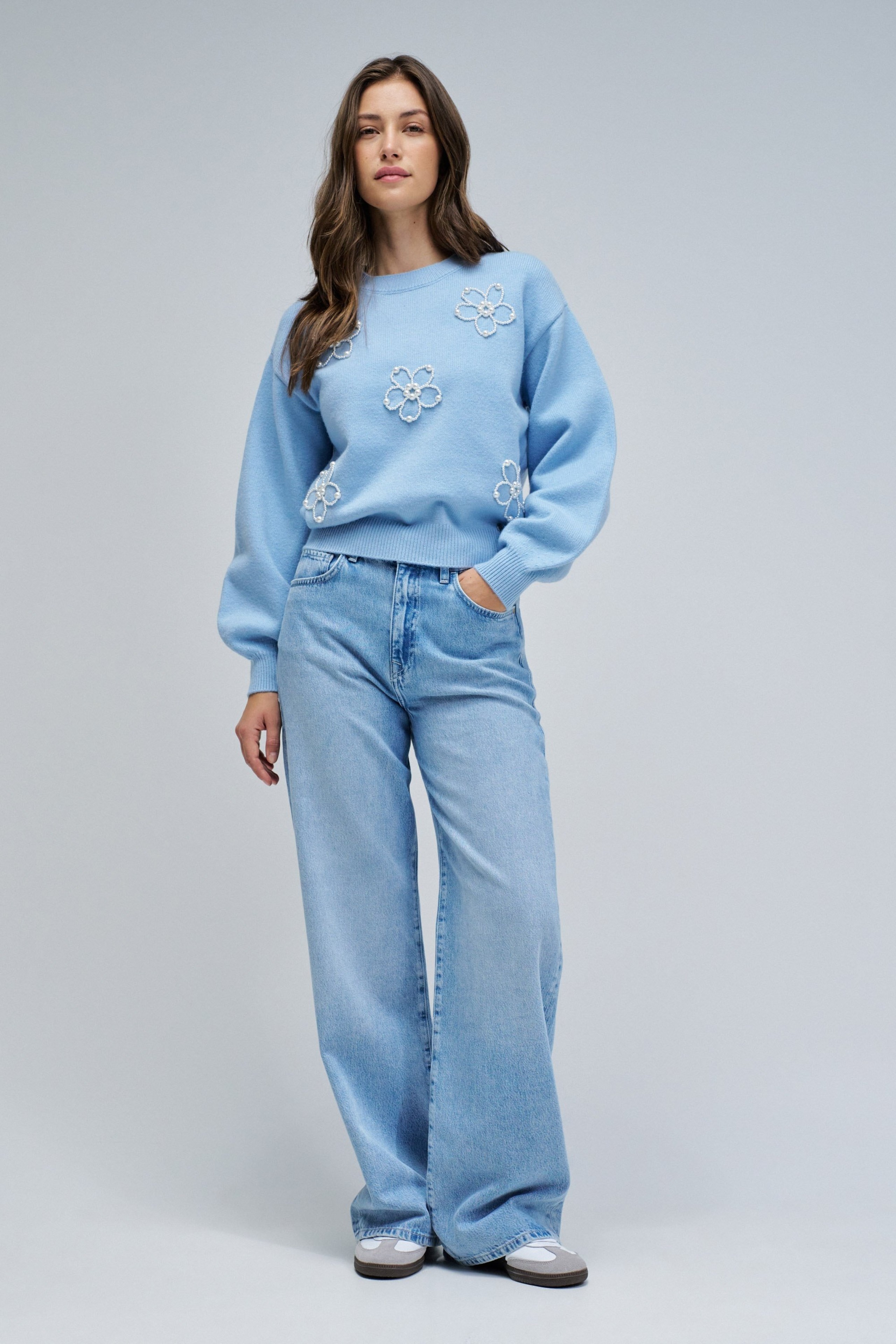 CAMISOLA DE MALHA COM PÉROLAS