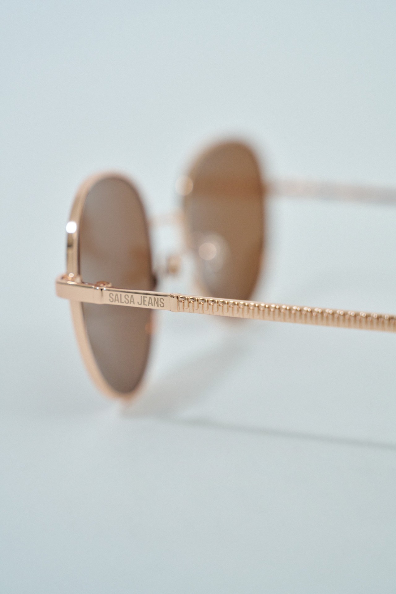 LUNETTES DE SOLEIL CHIC