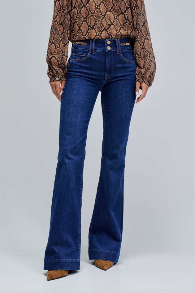 SECRET PUSH IN FLARE STAR CLUB JEANS