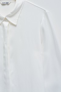 BLUSE AUS SATIN