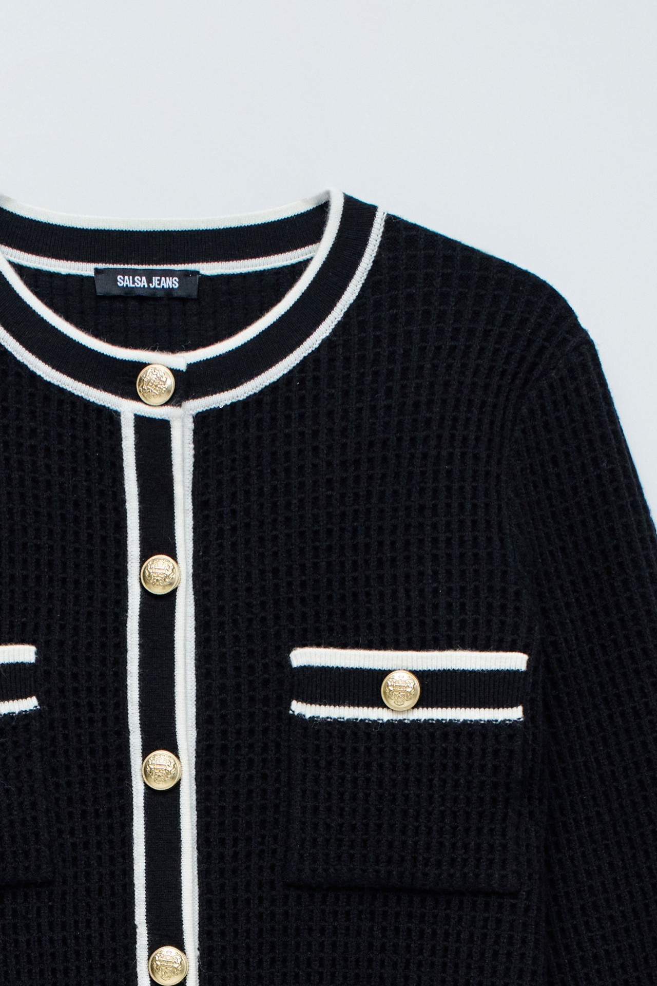 CARDIGAN COM BOTES DOURADOS