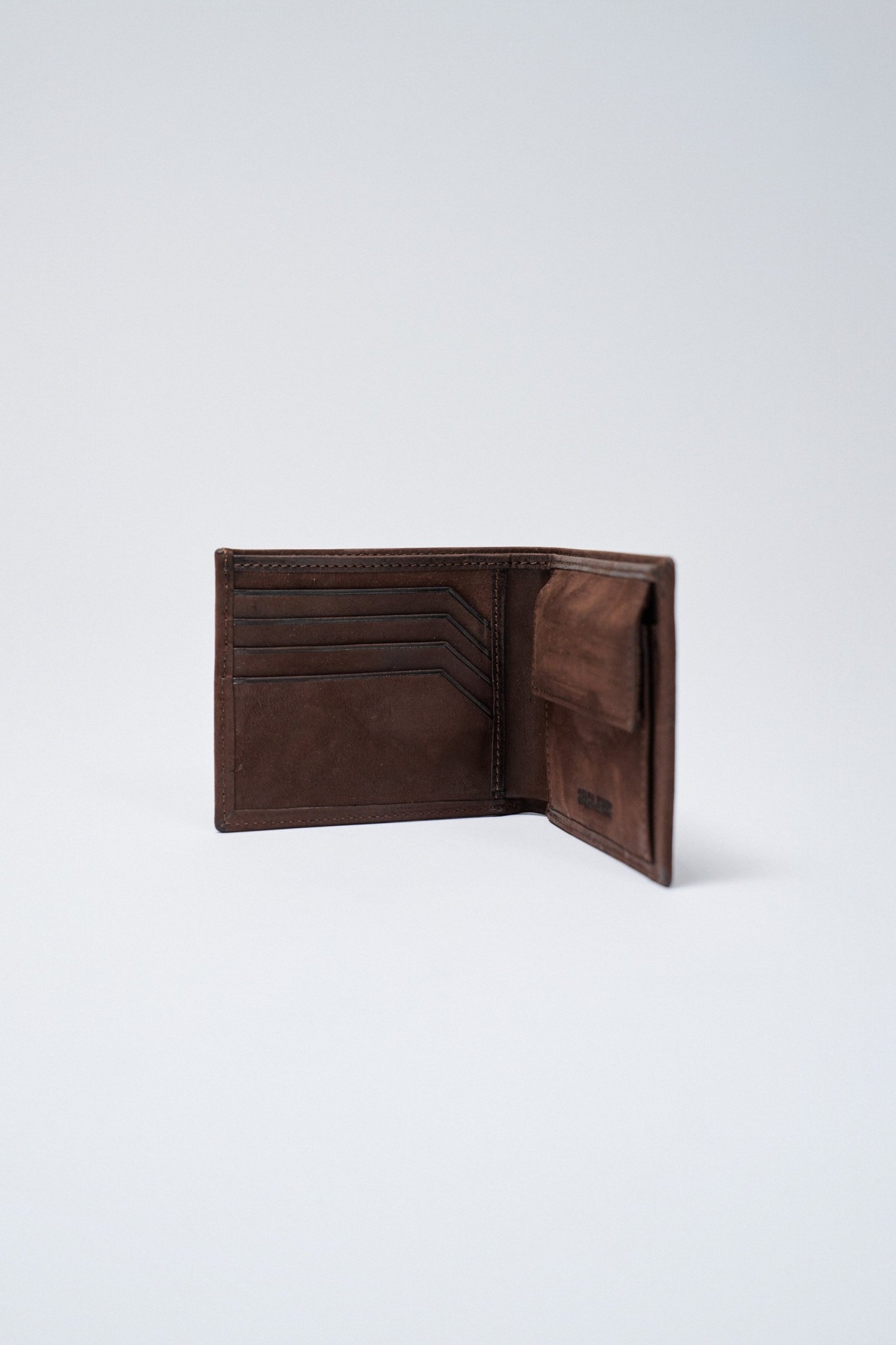 PORTEFEUILLE EN CUIR