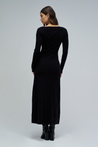 DRESS IN KNIT