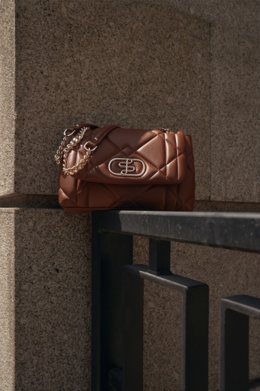 BOLSO ACOLCHADO EFECTO PIEL
