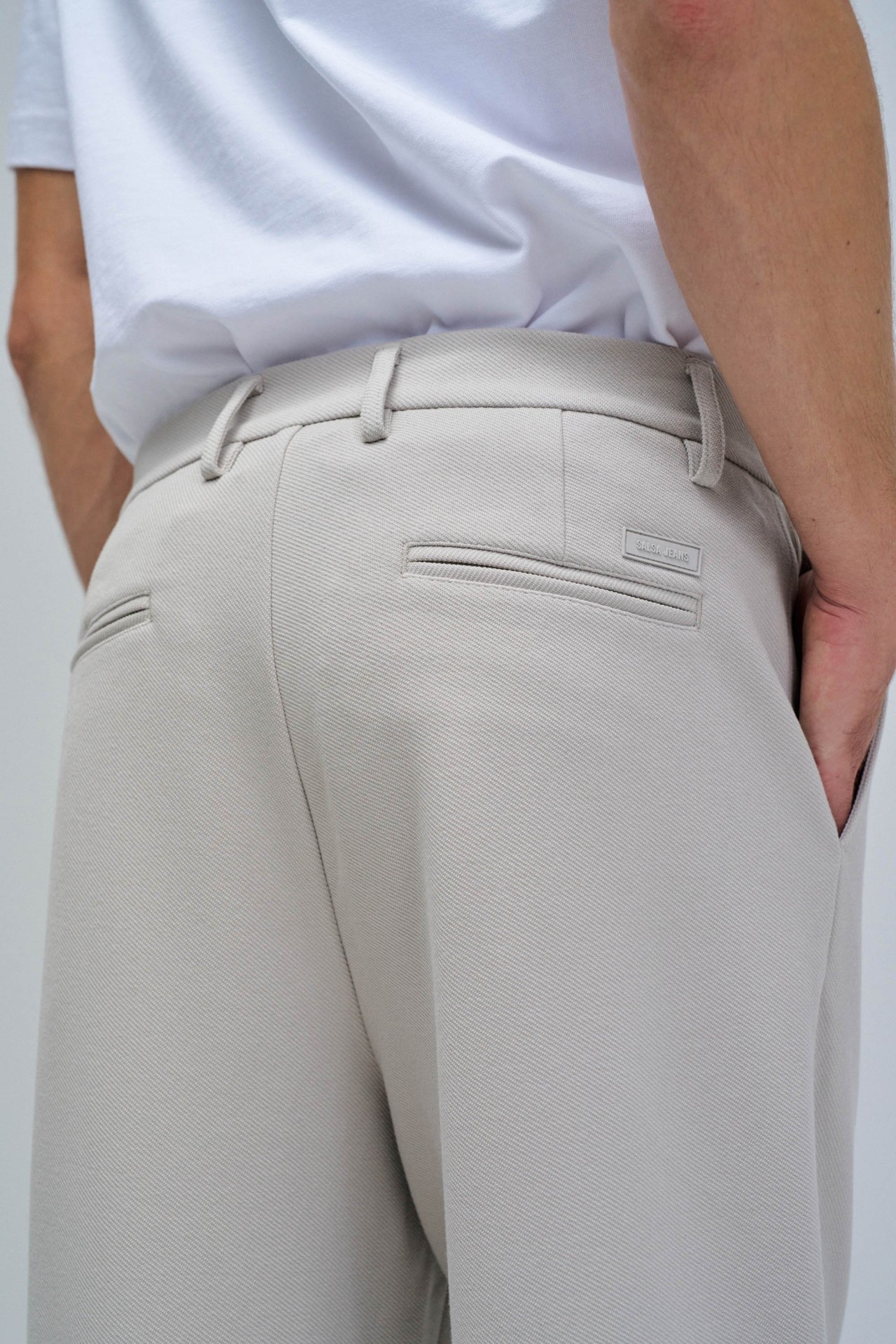 CHINO TROUSERS IN KNITTED FABRIC