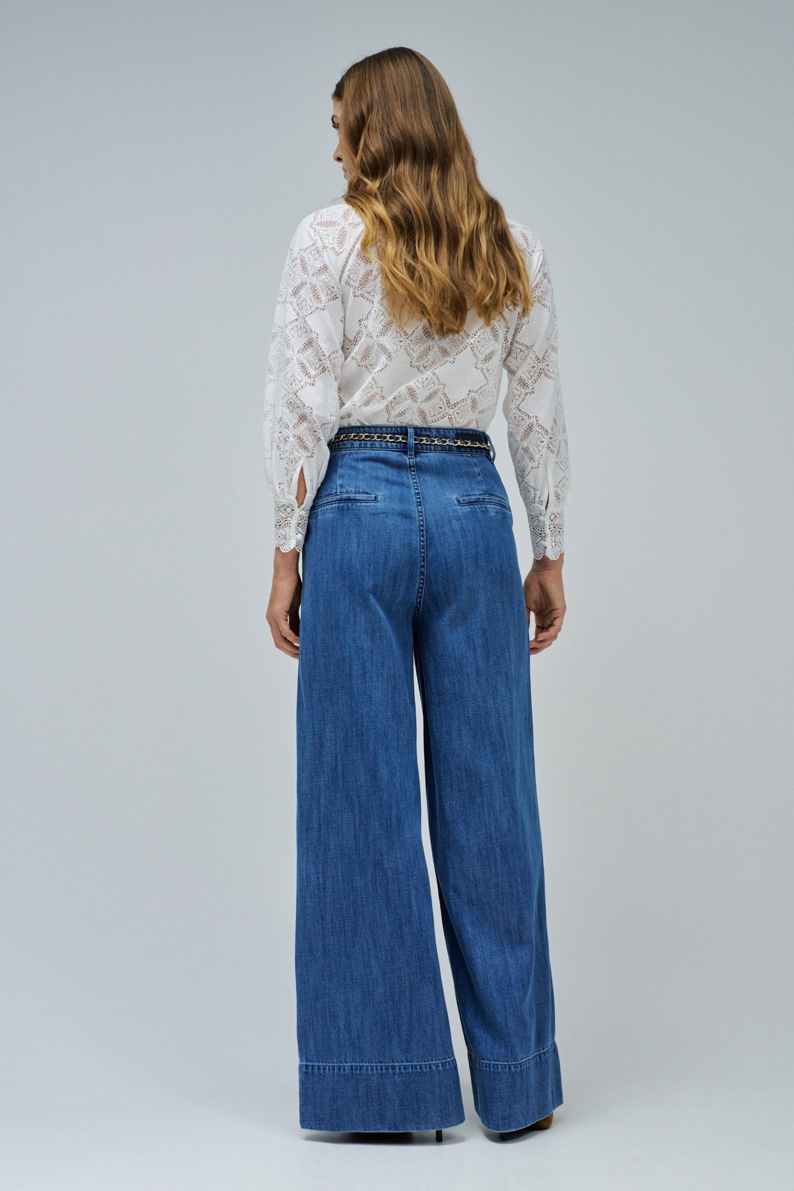 CALÇAS PALAZZO EM LIGHTDENIM