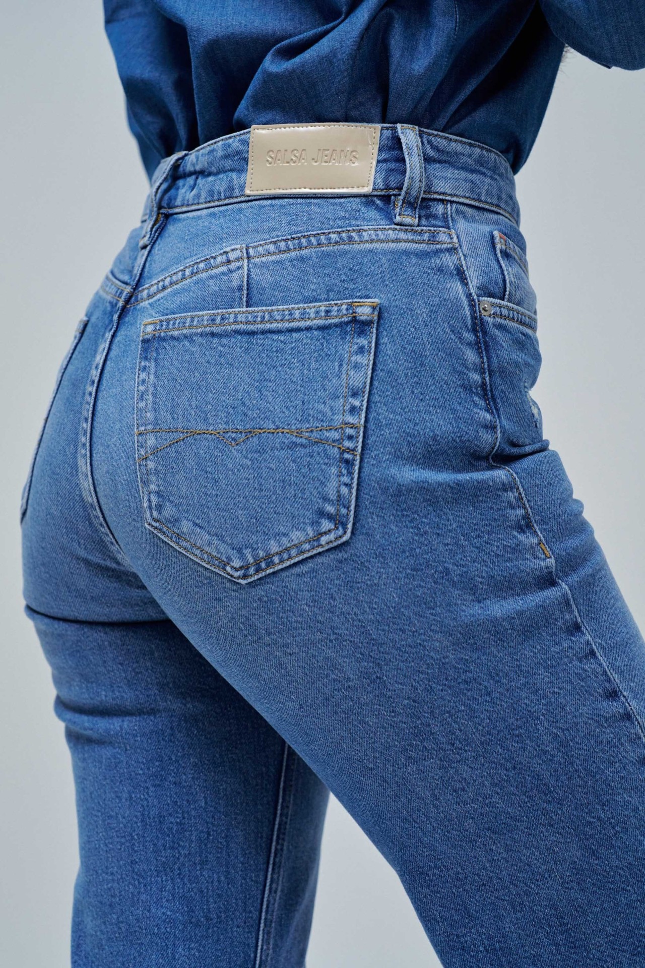TRUE STRAIGHT JEANS