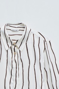 BLUSE MIT STREIFEN