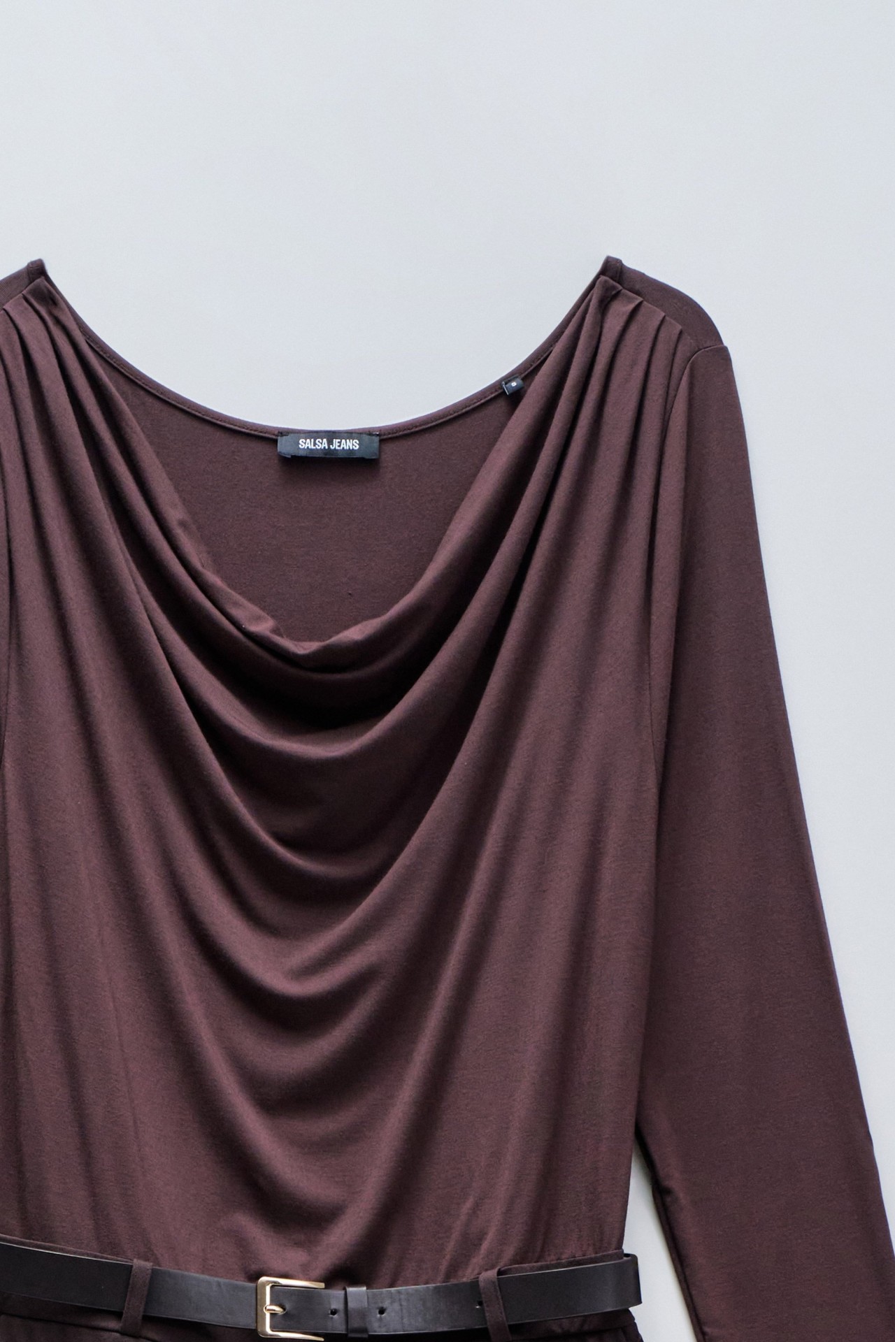 JUMPSUIT MIT GEMISCHTEN MATERIALIEN