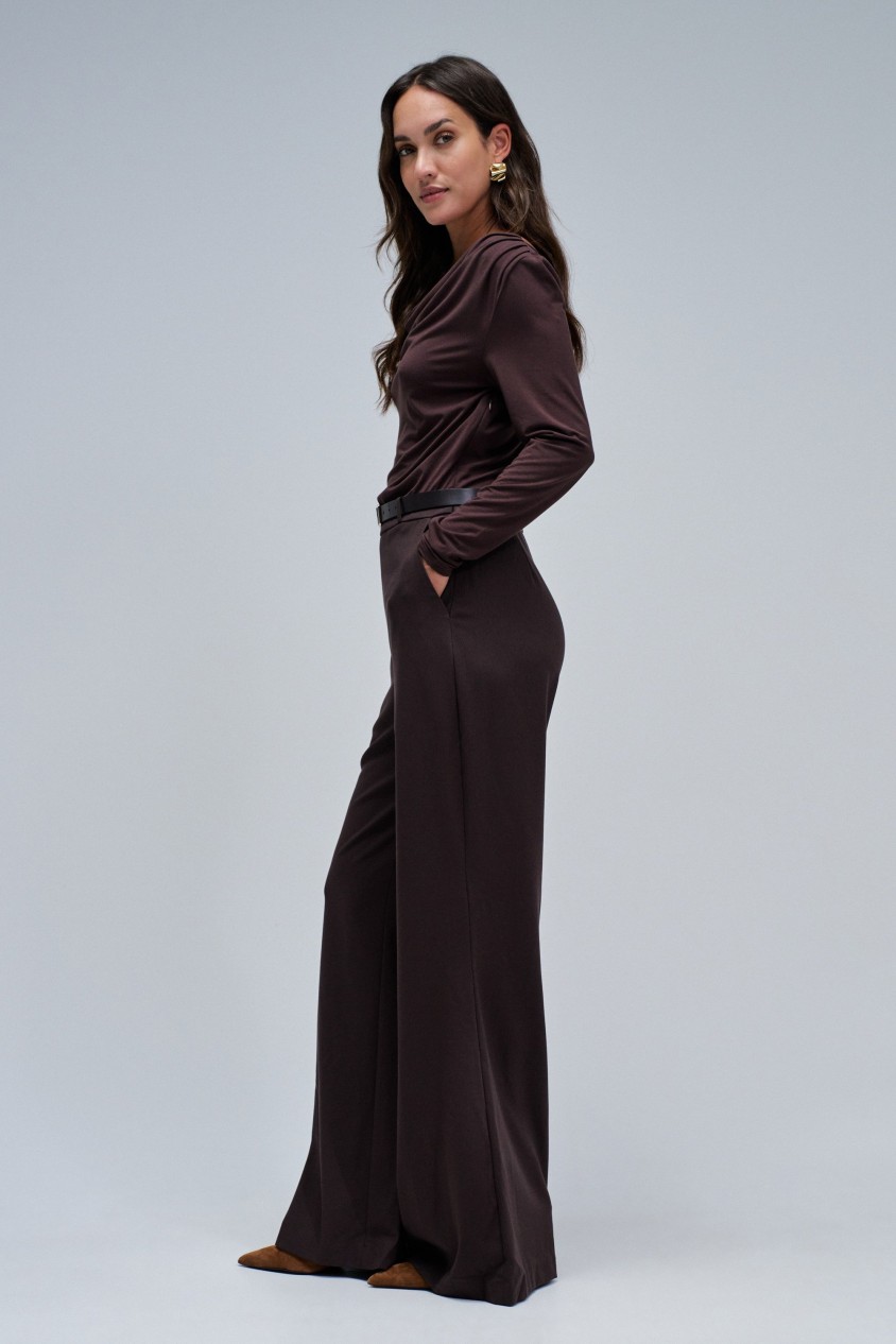 JUMPSUIT MIT GEMISCHTEN MATERIALIEN