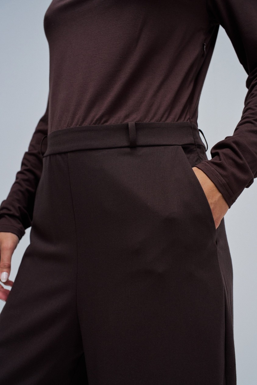 JUMPSUIT MIT GEMISCHTEN MATERIALIEN