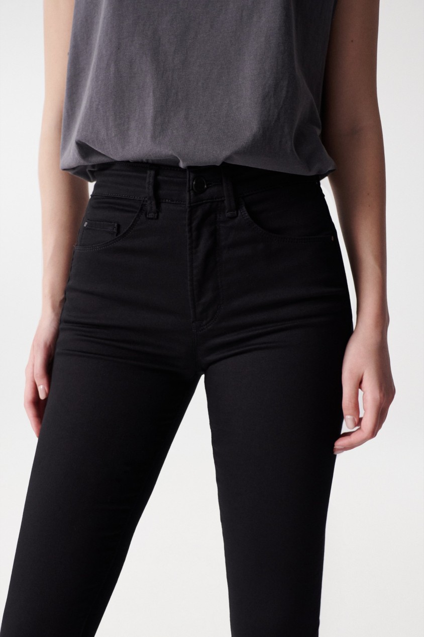 FAITH PUSH IN CROPPED SKINNY JEANS