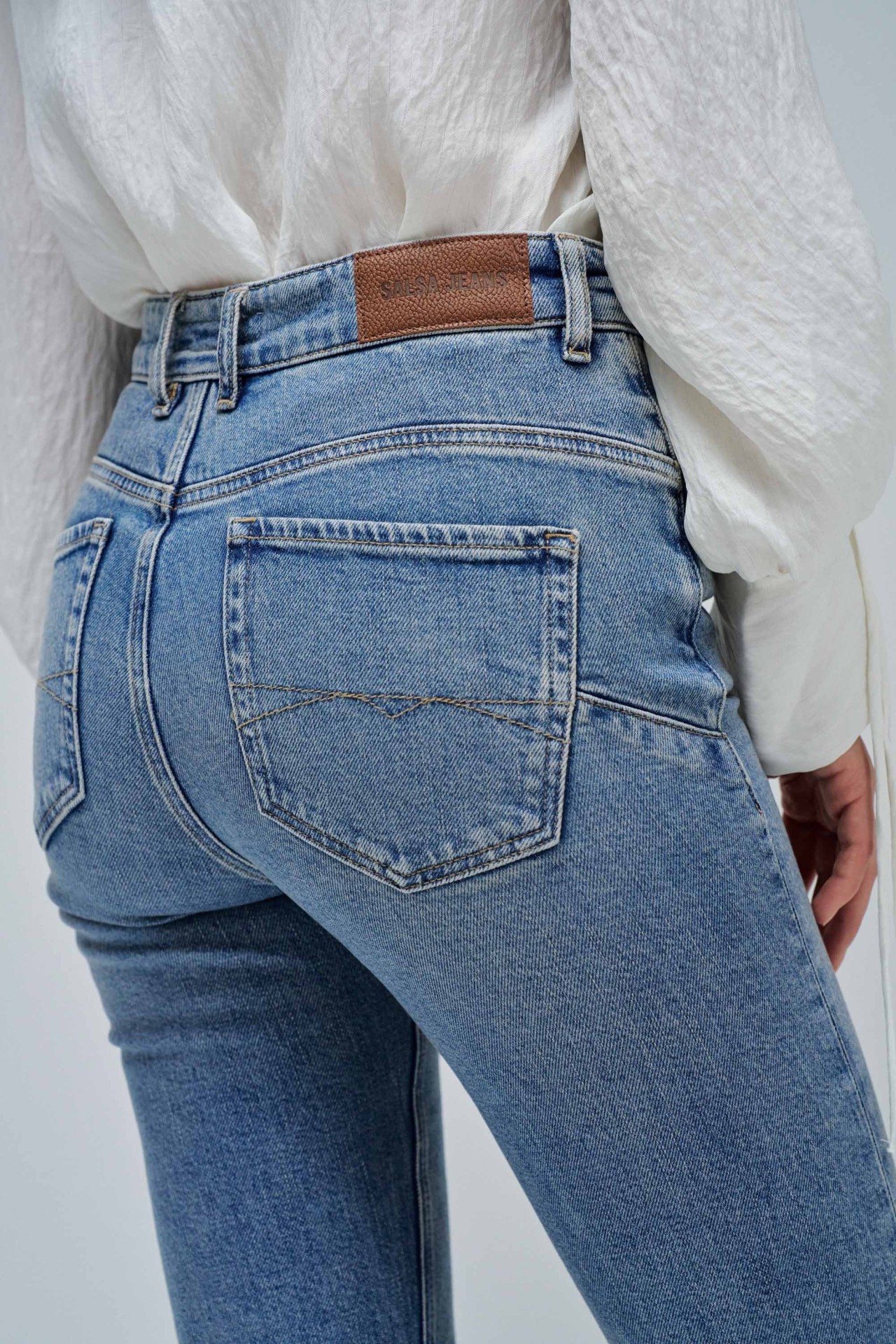 FAITH PUSH IN BOOTCUT JEANS
