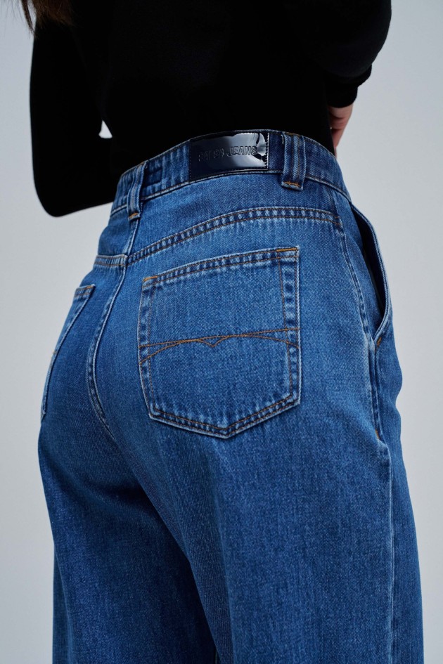 SLOUCHY CROPPED SLIM JEANS