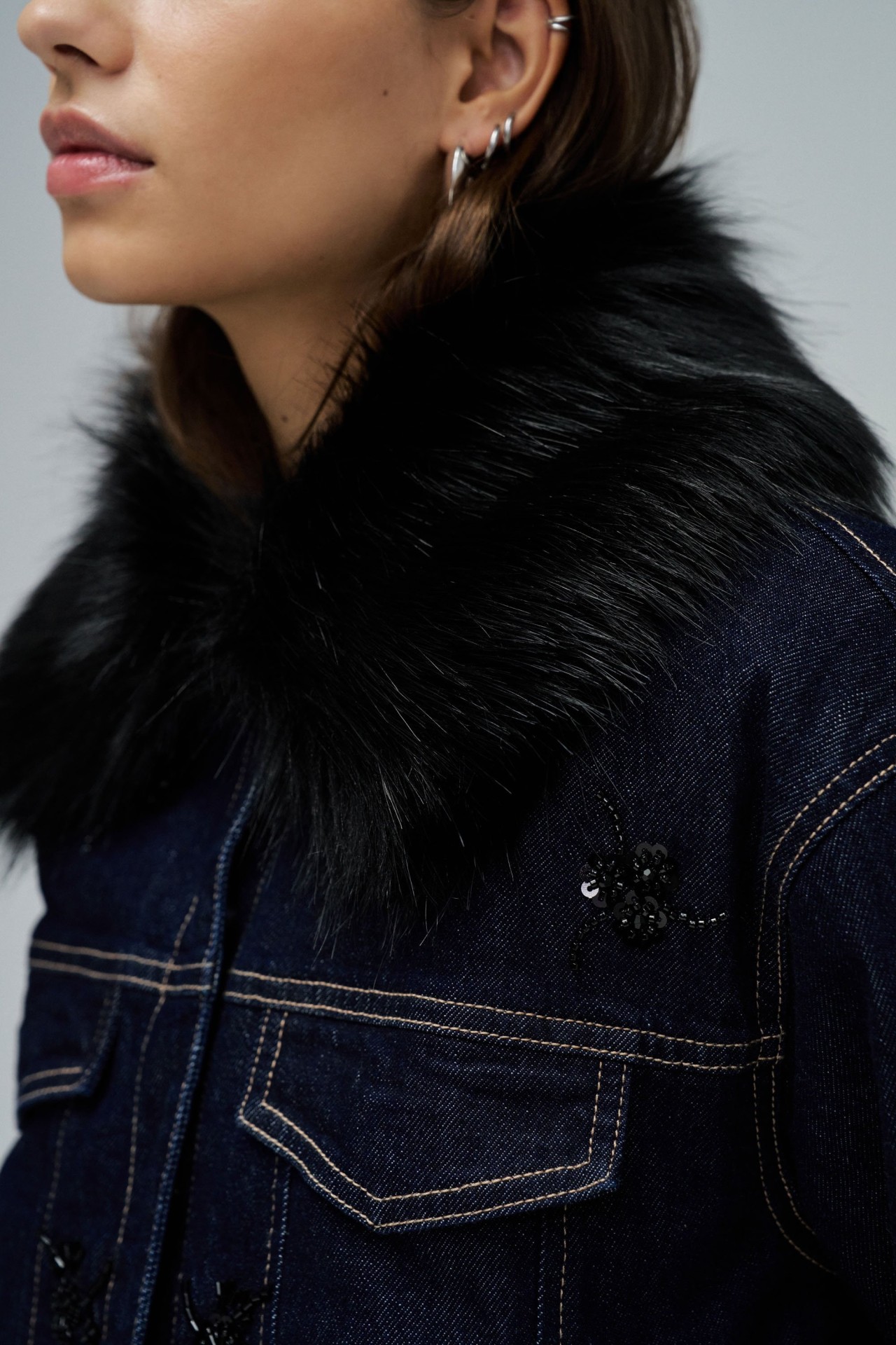 DENIM JACKET WITH FUR