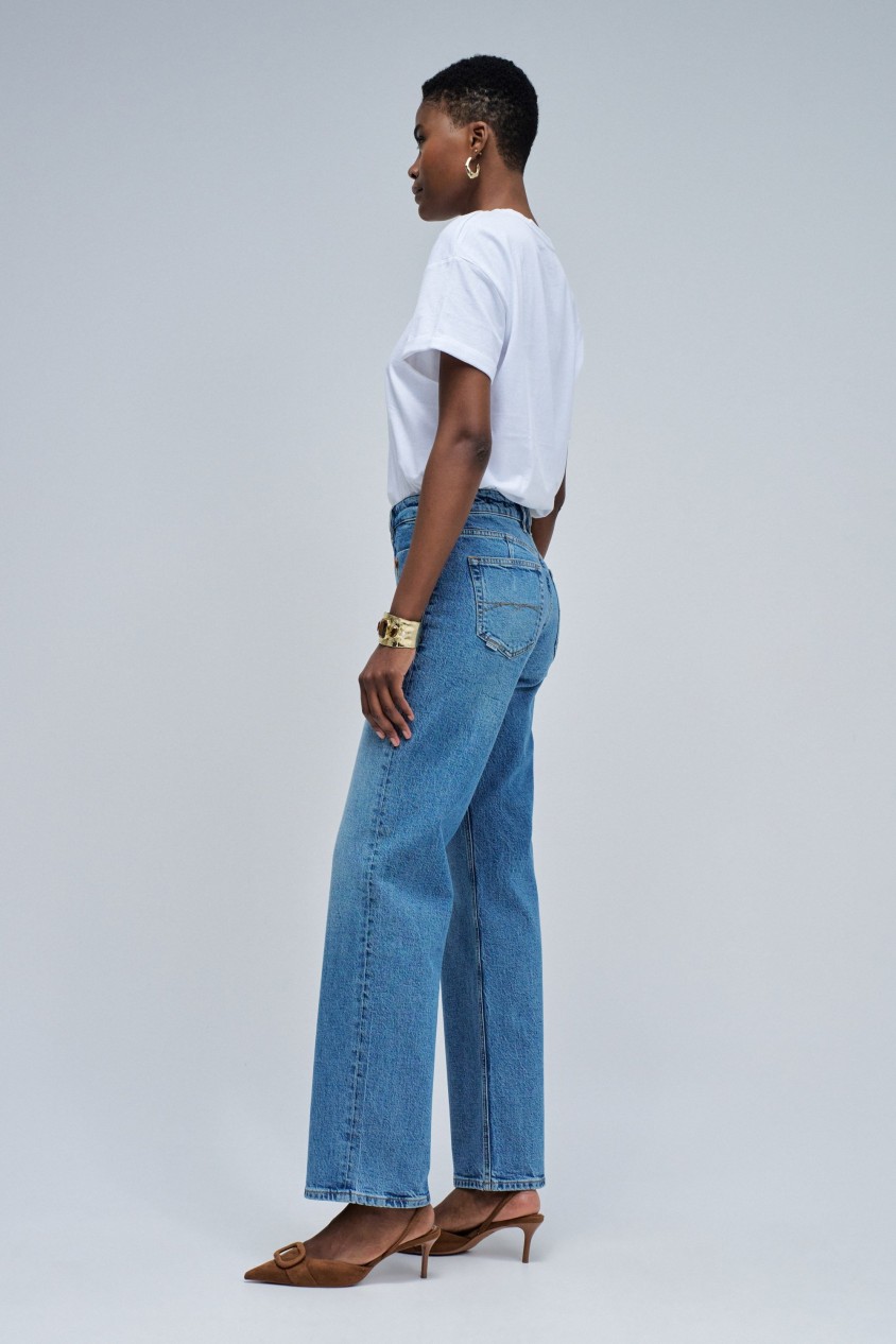 TRUE STRAIGHT JEANS