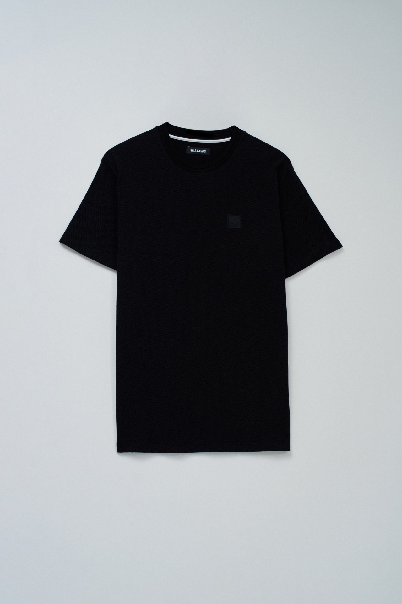 T-SHIRT MIT STRUKTUR