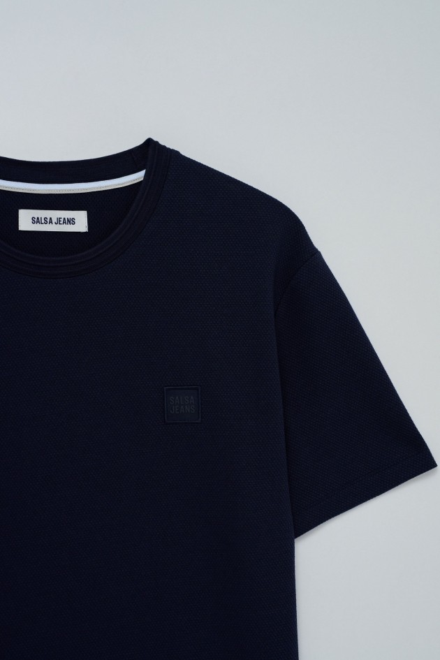 T-SHIRT MIT STRUKTUR