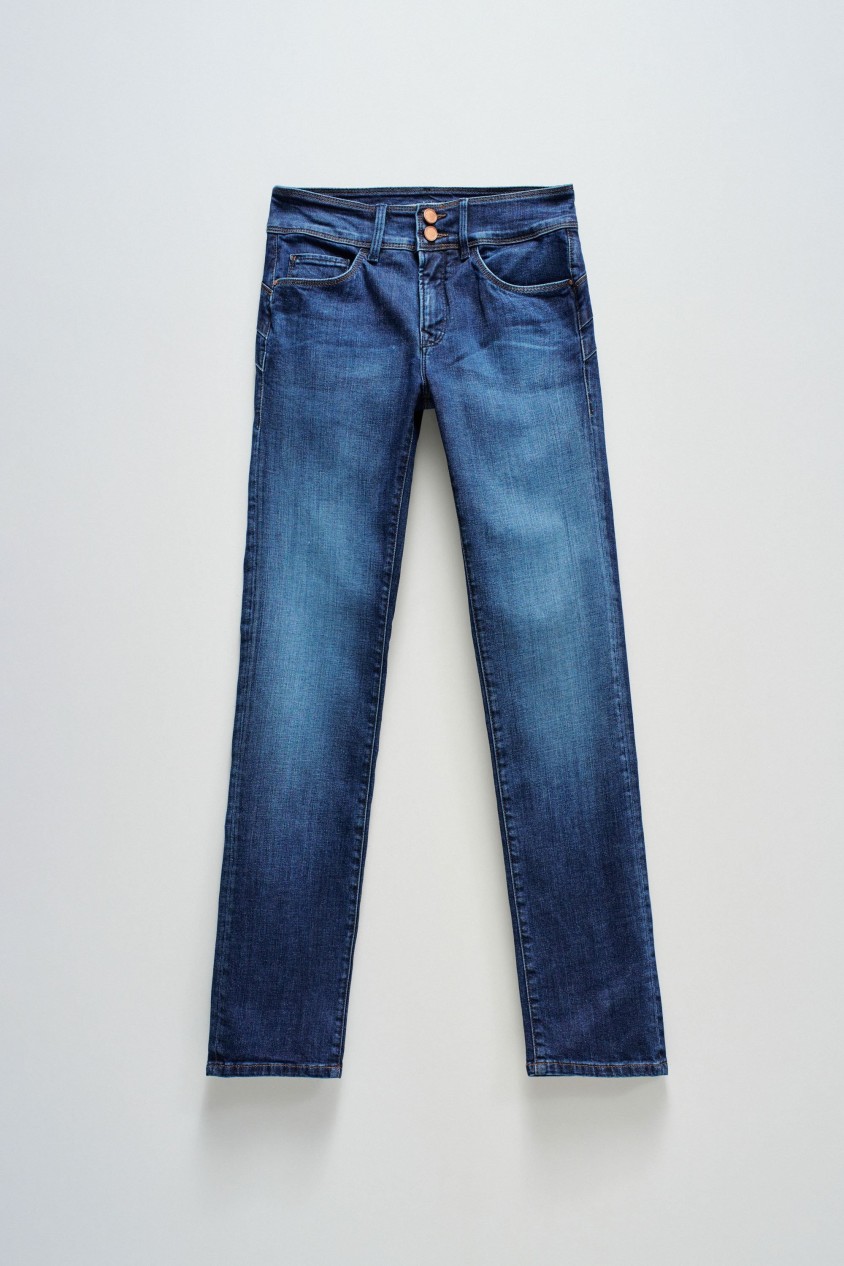 SECRET PUSH IN SLIM JEANS