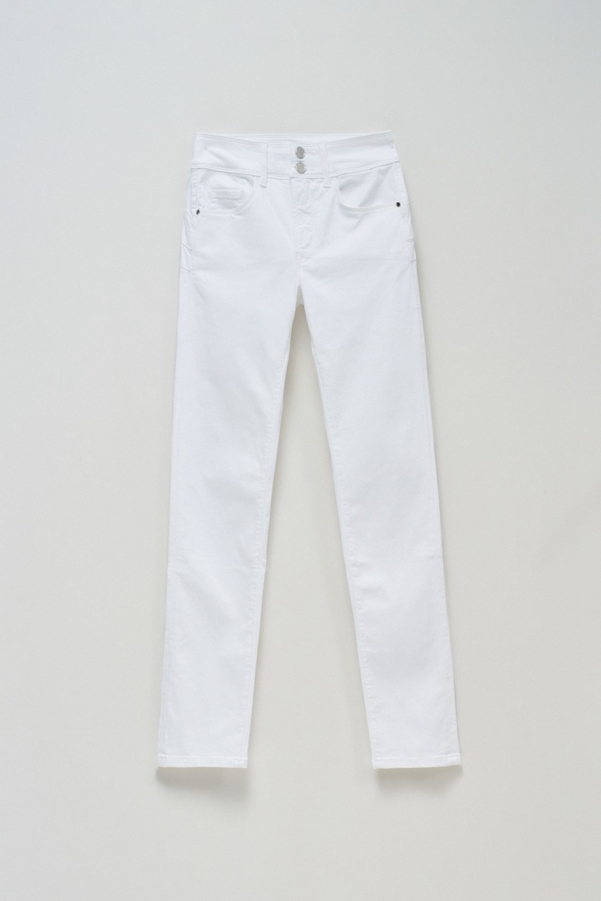 SECRET PUSH IN SLIM JEANS