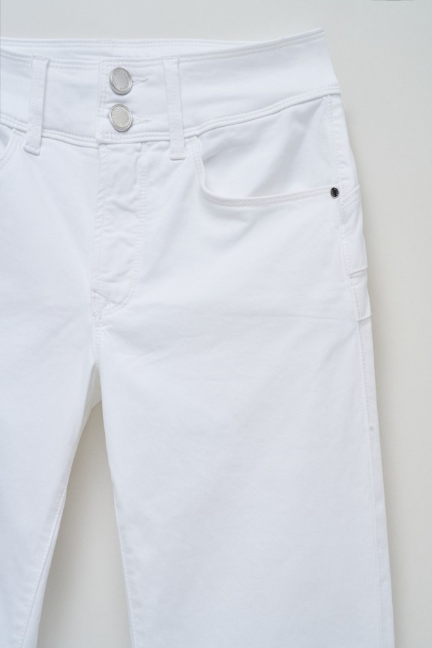 SECRET PUSH IN SLIM JEANS